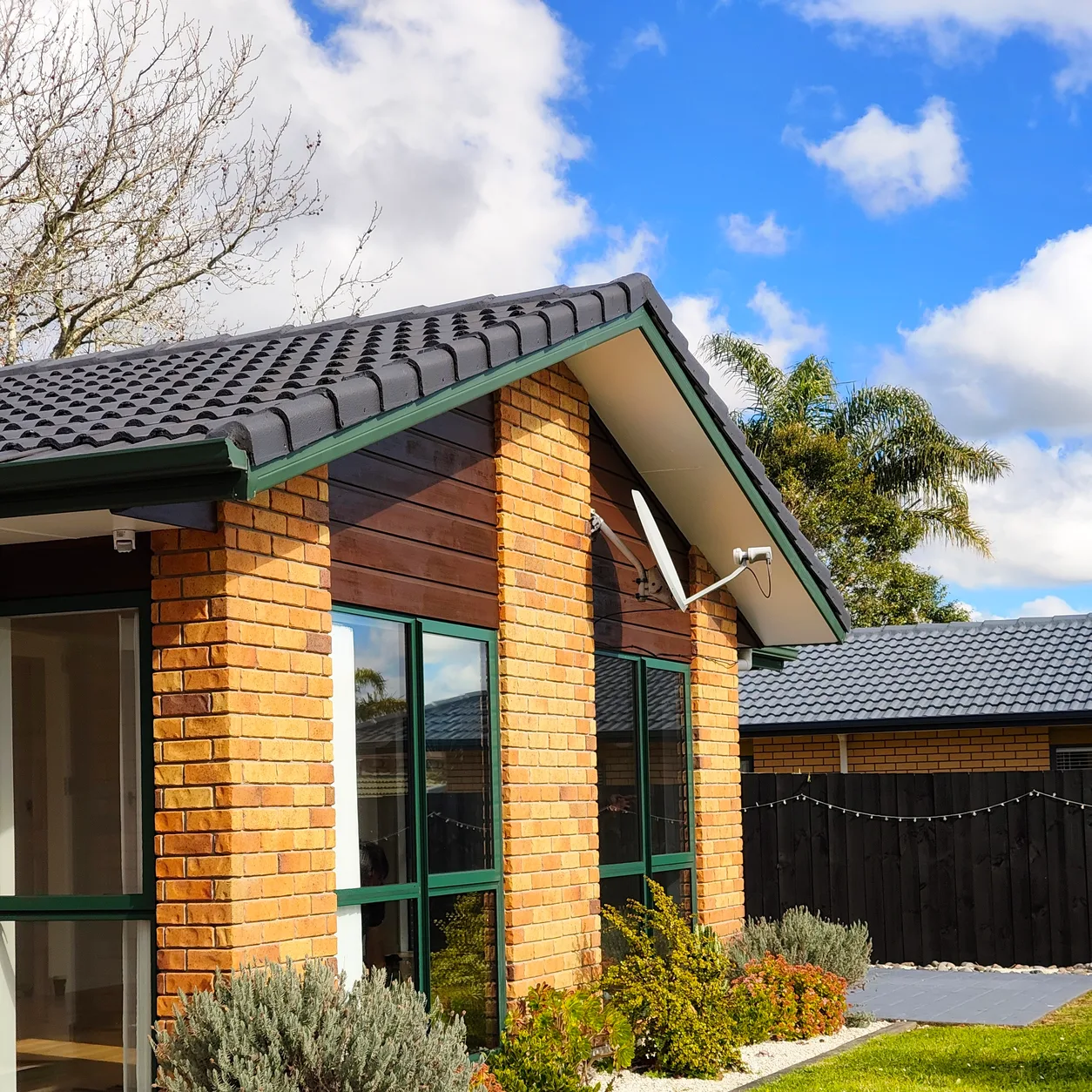 New Zealand brick home fitted with Zivent architectural window film